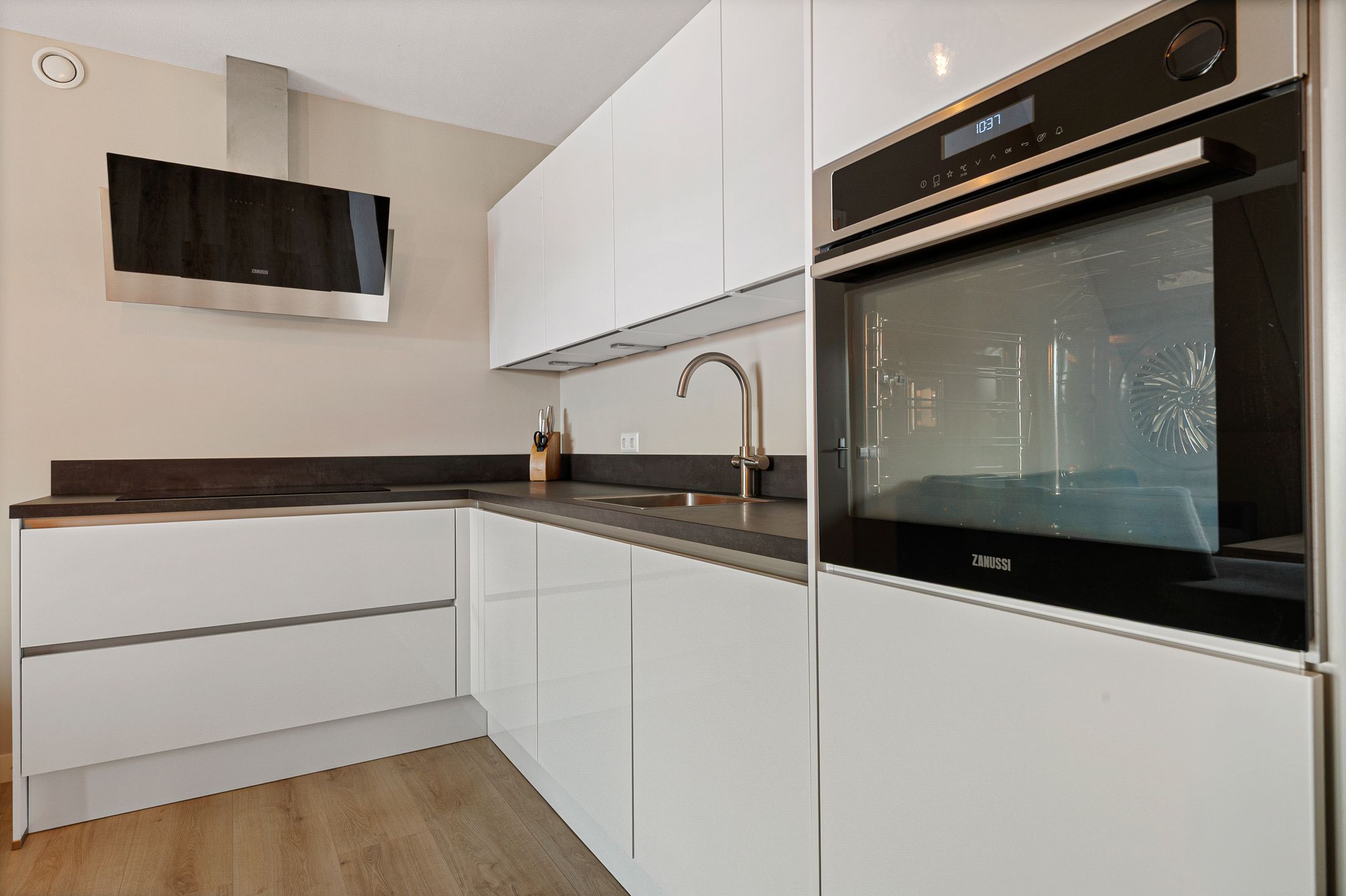 Foto 12 van Cementhof 1