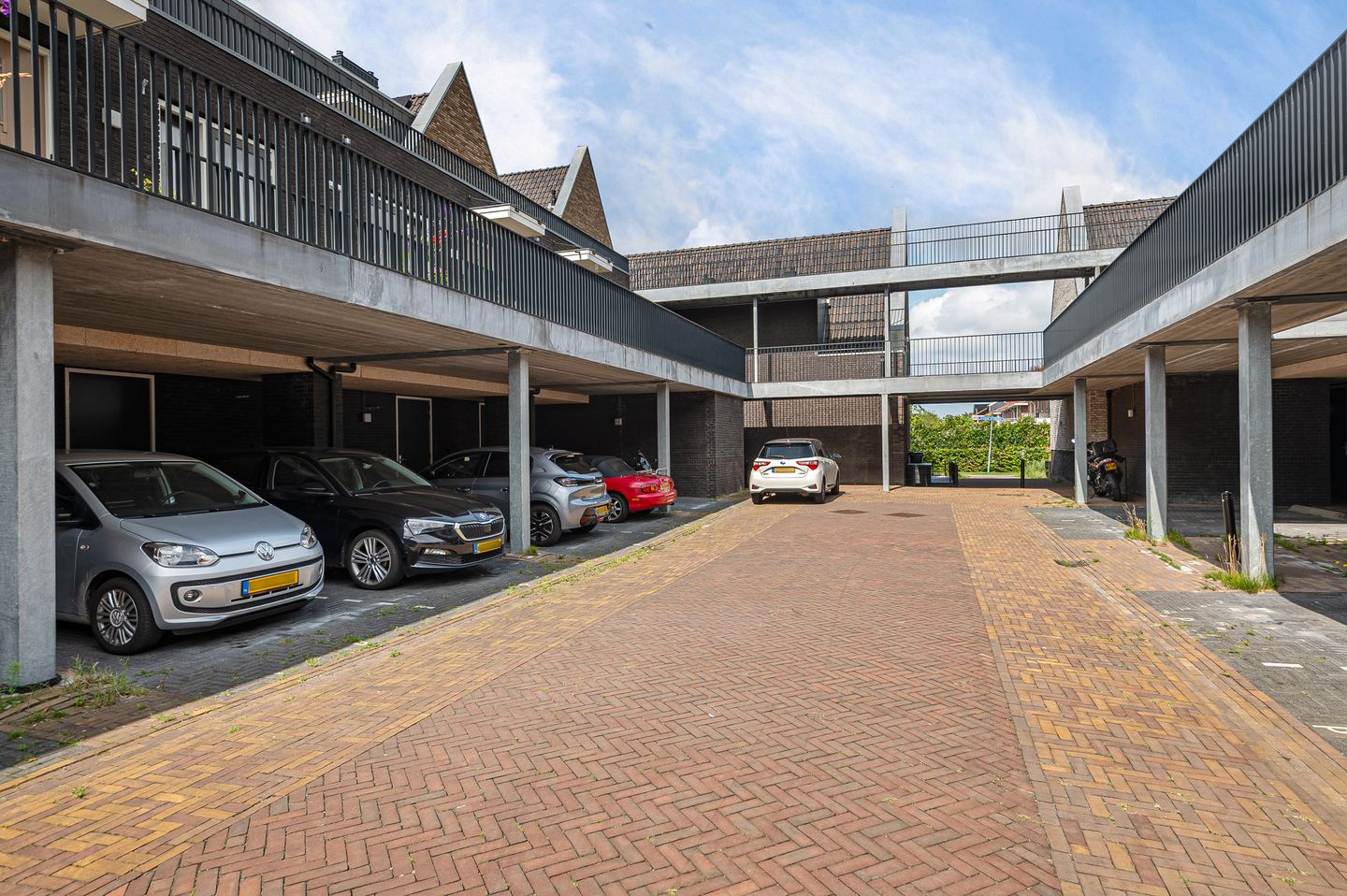 Foto 25 van Cementhof 1