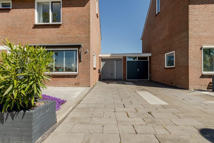 Foto 45 van Julianalaan 175