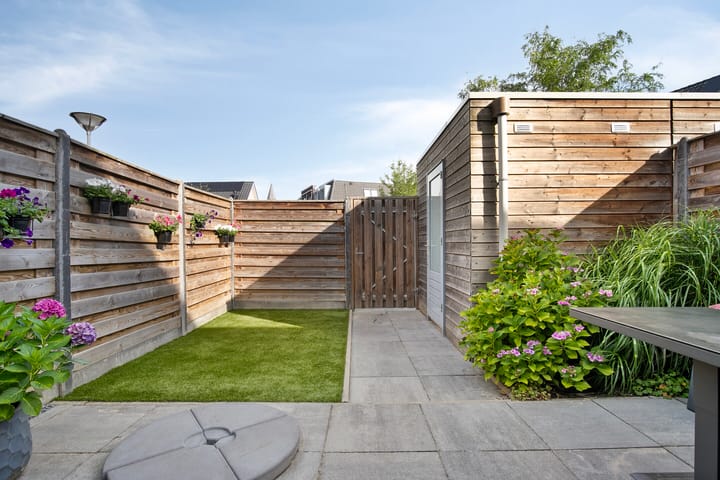 Foto 4 van Julie Postelsingel 107