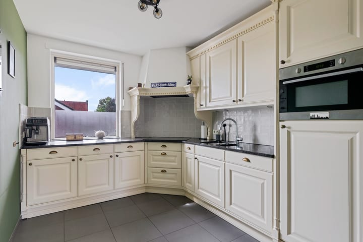 Photo 13 of Dorpstraat 83