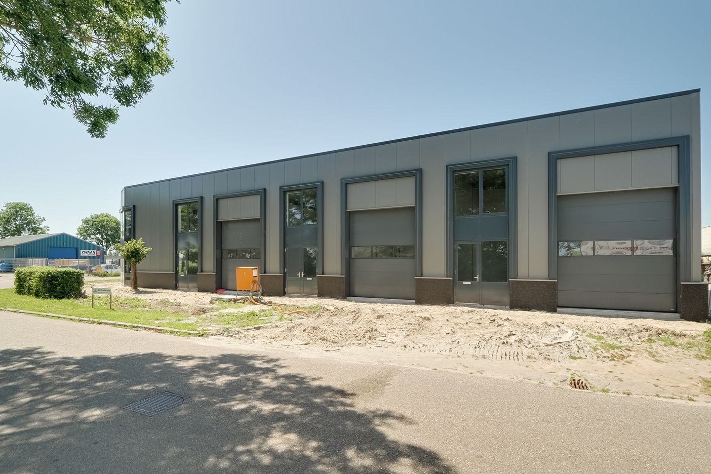 View photo 2 of Zuiderwijzend 17-C