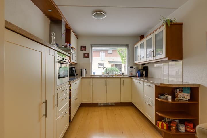 Foto 11 van Glanswit 17