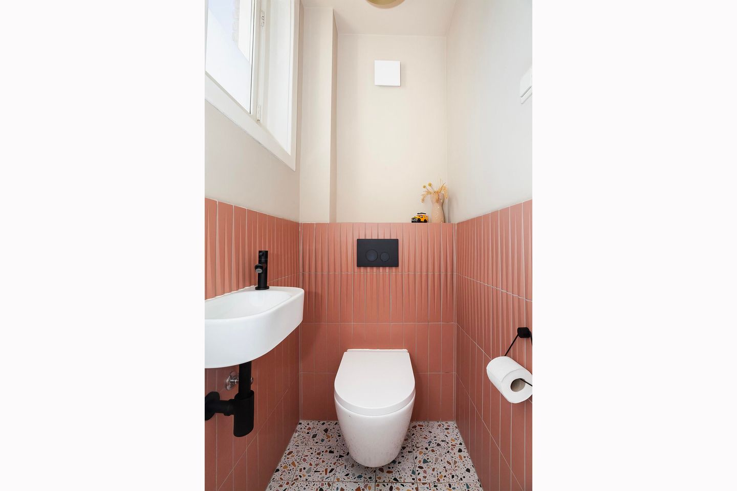 Photo 14 of Vermaasstraat 2