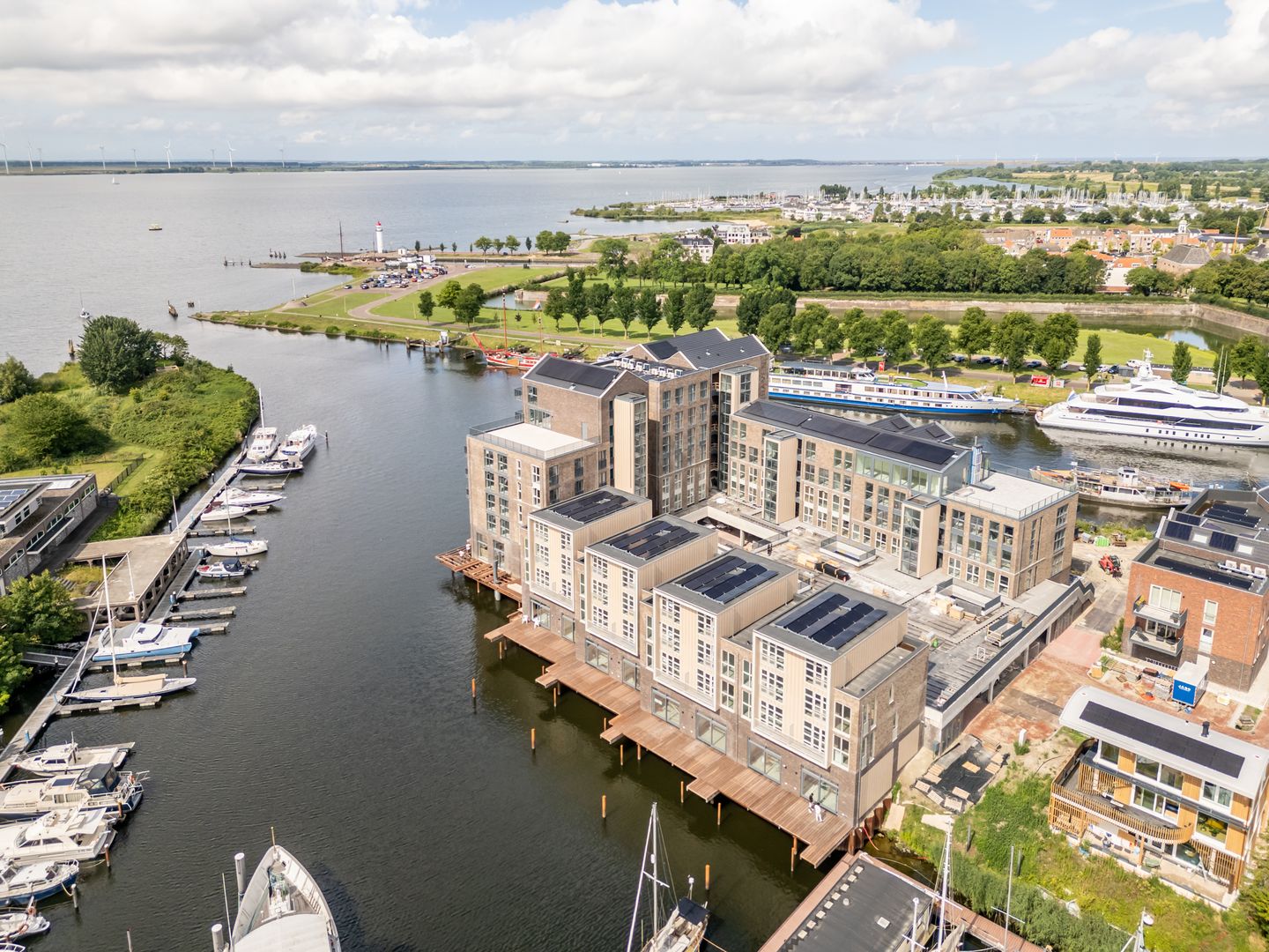 Photo 4 of Stationsplein 128