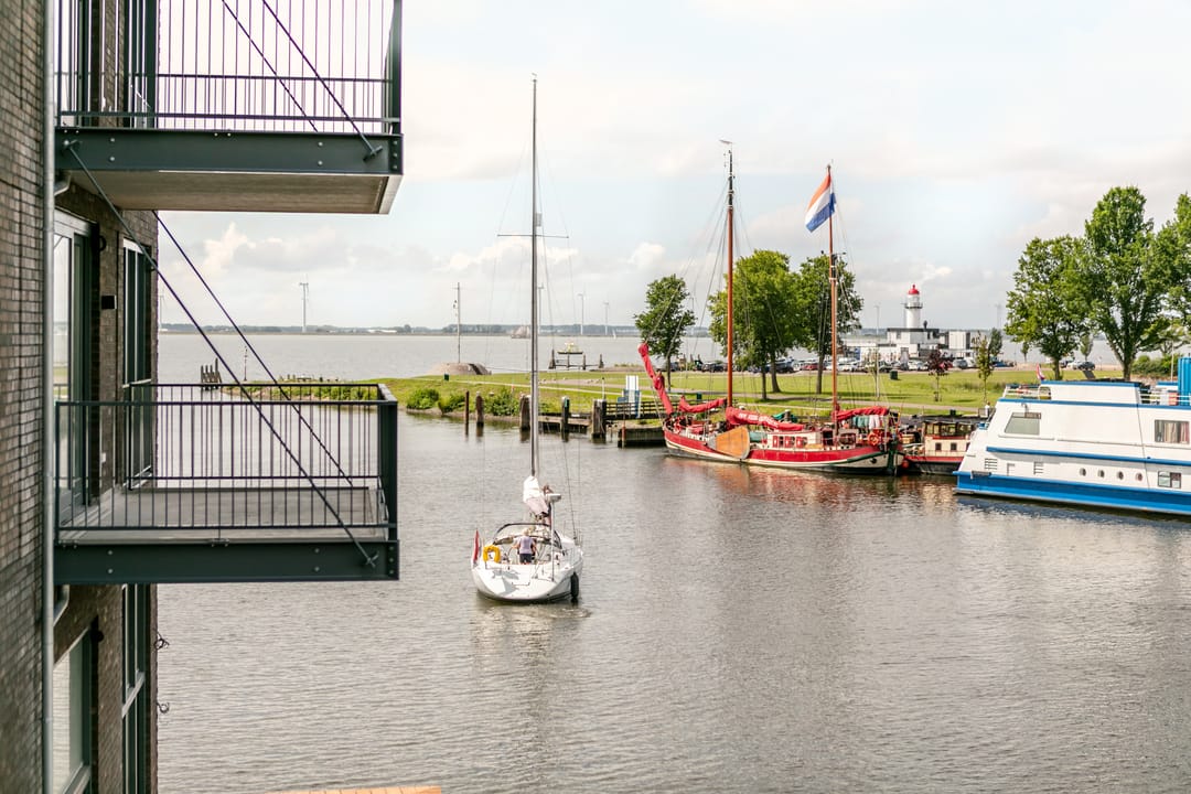 Photo 31 of Stationsplein 128