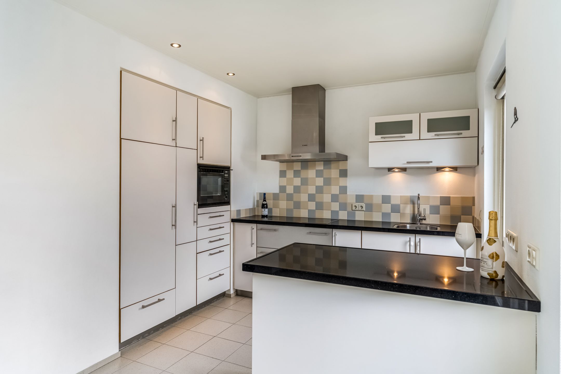 Foto 12 van Van der Duyn van Maasdamstraat 4