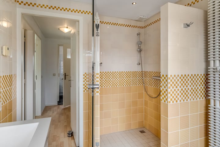 Foto 20 van Van der Duyn van Maasdamstraat 4