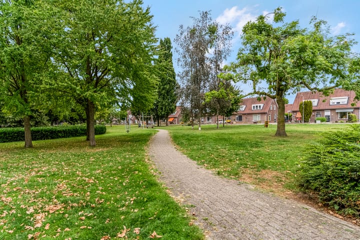 Foto 36 van Van der Duyn van Maasdamstraat 4