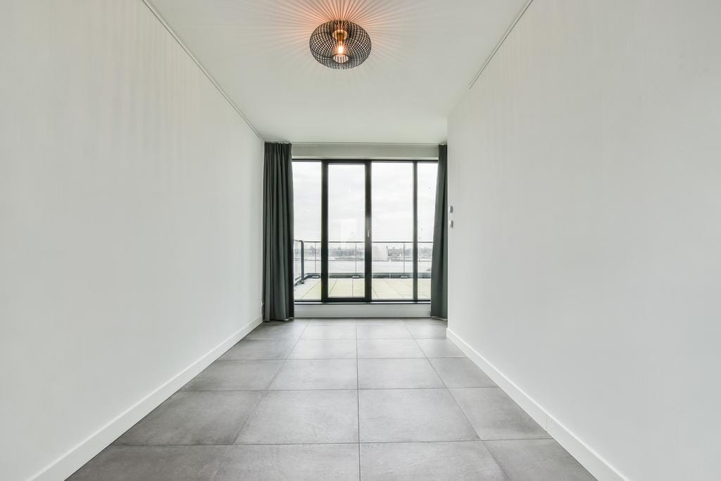 Photo 16 of Hellingstraat 76