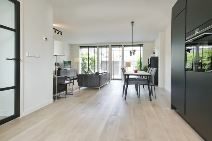 Photo 5 of Van Koetsveldstraat 6