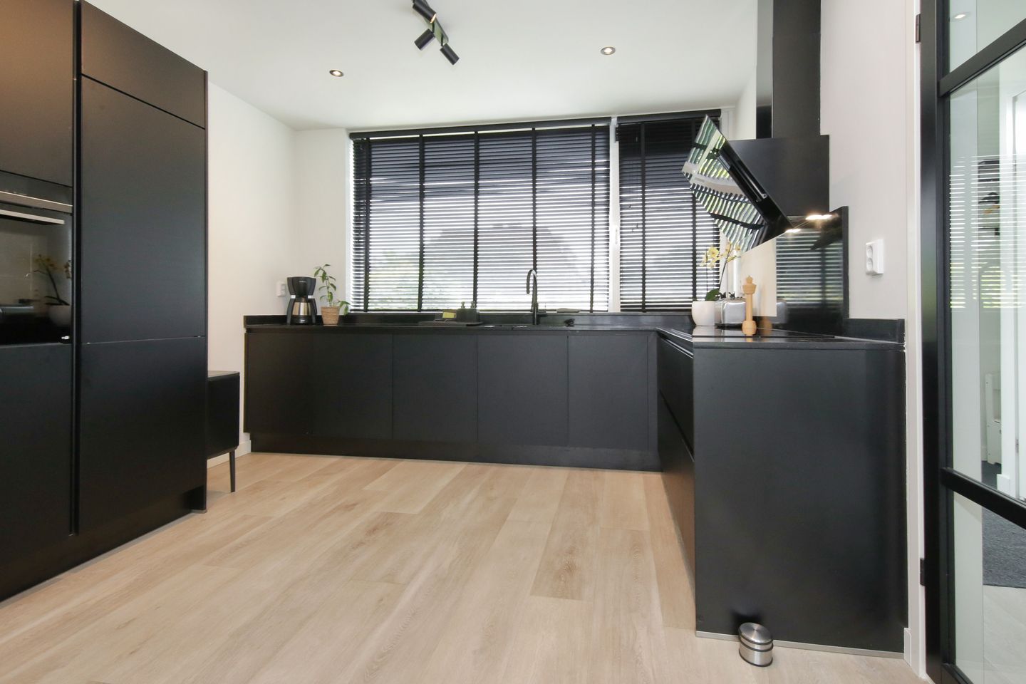 Foto 10 van Van Koetsveldstraat 6