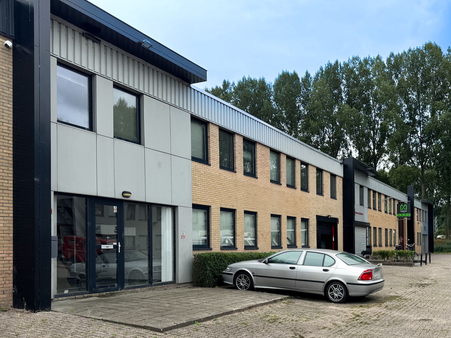 View photo 2 of Flevolaan 19-a