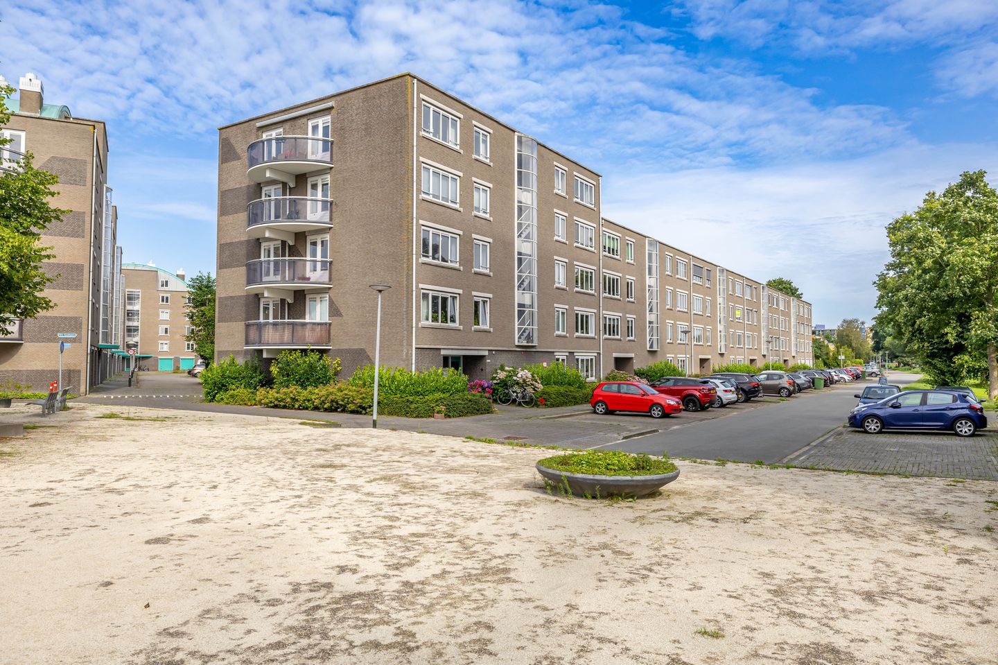 Foto 1 van M.K. Gandhiplein 122