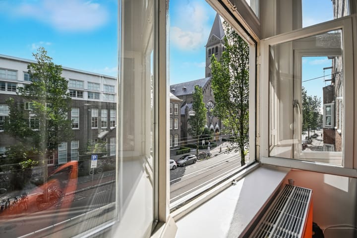 Photo 6 of Admiraal De Ruijterweg 423-2