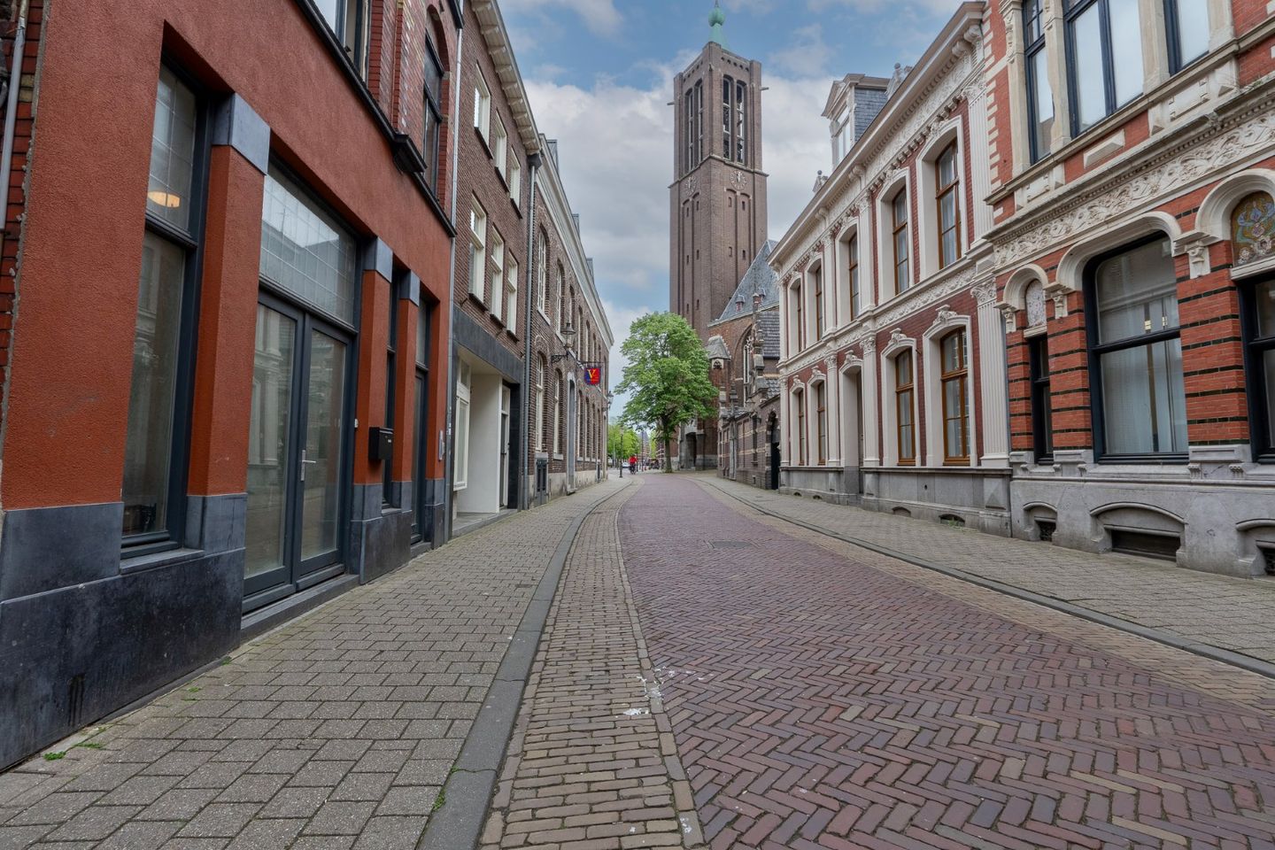 View photo 2 of Grote Kerkstraat 22