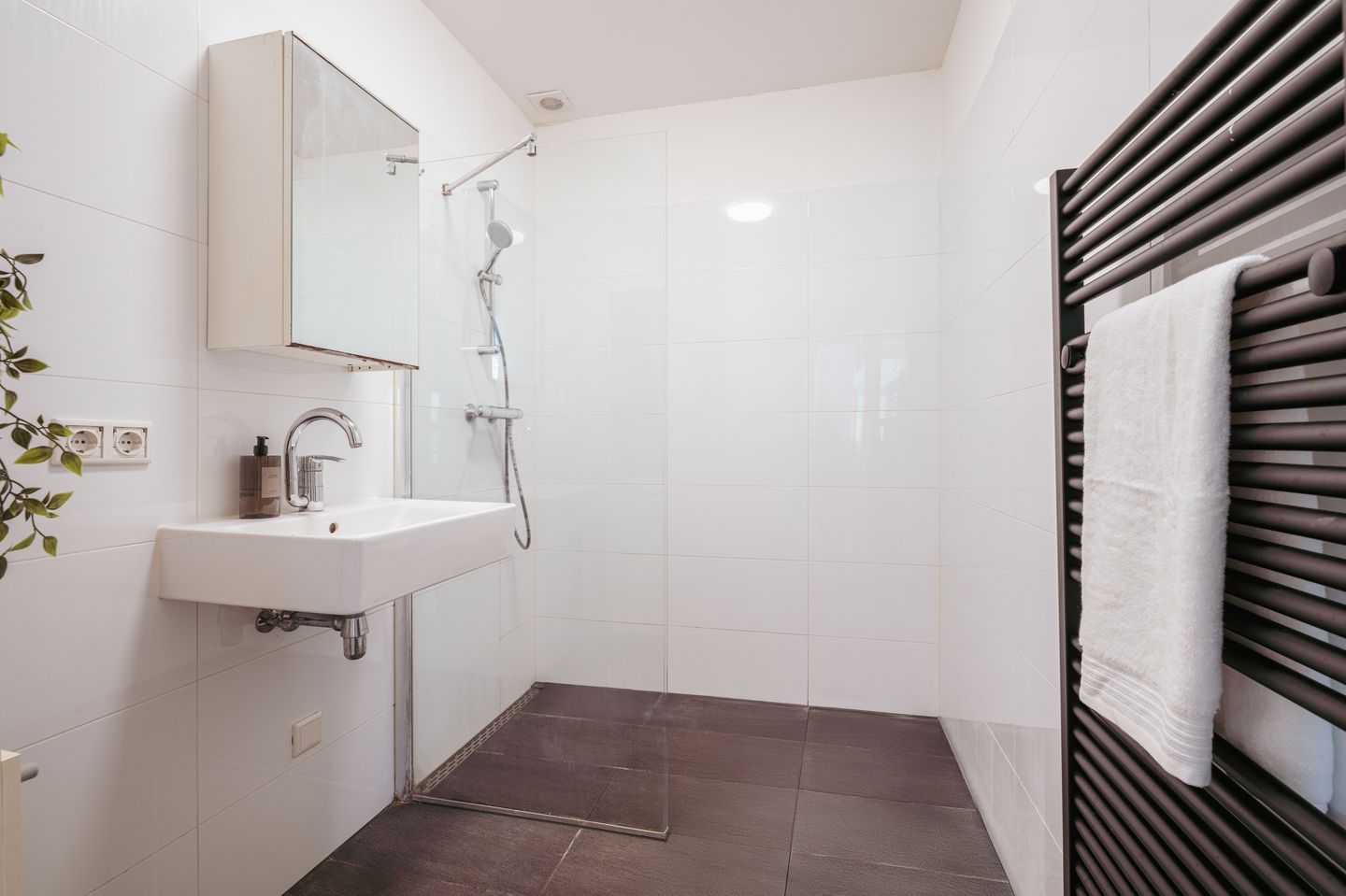 Foto 4 van Ringdijk 54-H