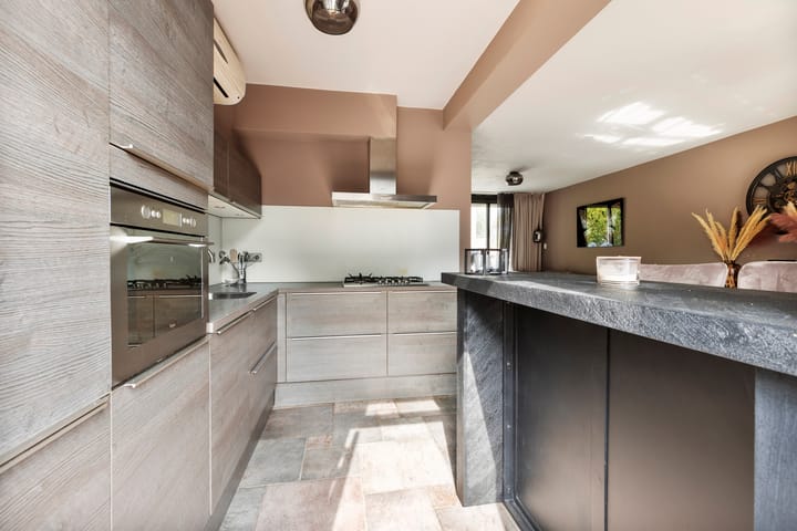 Photo 15 of Wijnruitweg 98