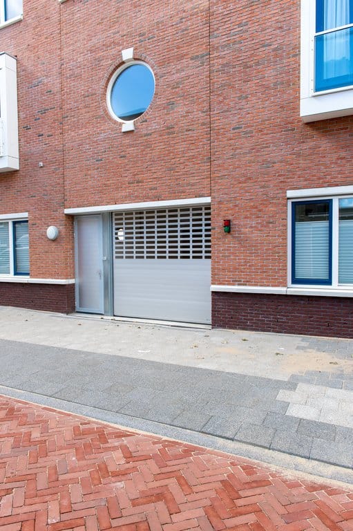 Photo 2 of Johannes Camphuijsstraat 163-H