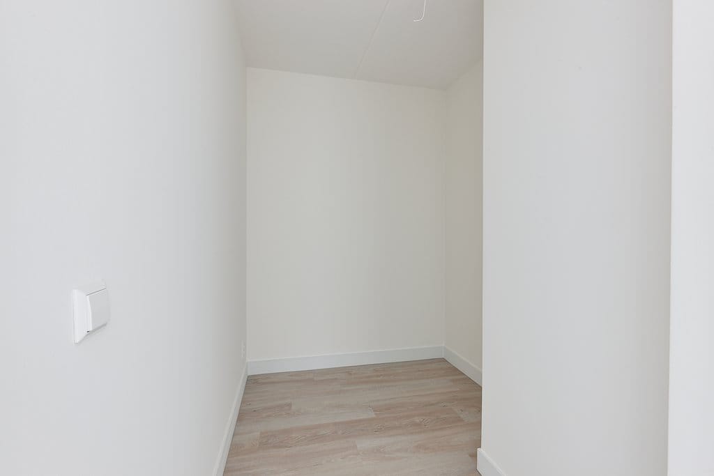 Photo 15 of Johannes Camphuijsstraat 163-H