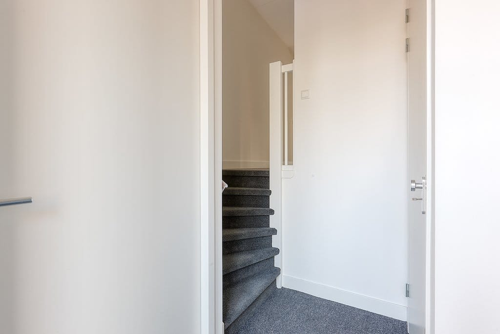 Photo 17 of Johannes Camphuijsstraat 163-H