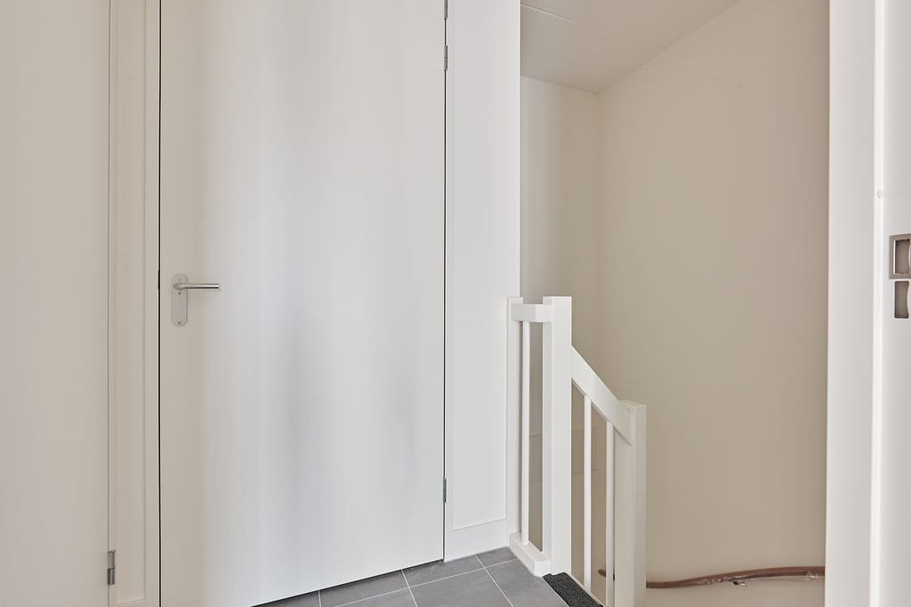 Photo 19 of Johannes Camphuijsstraat 163-H