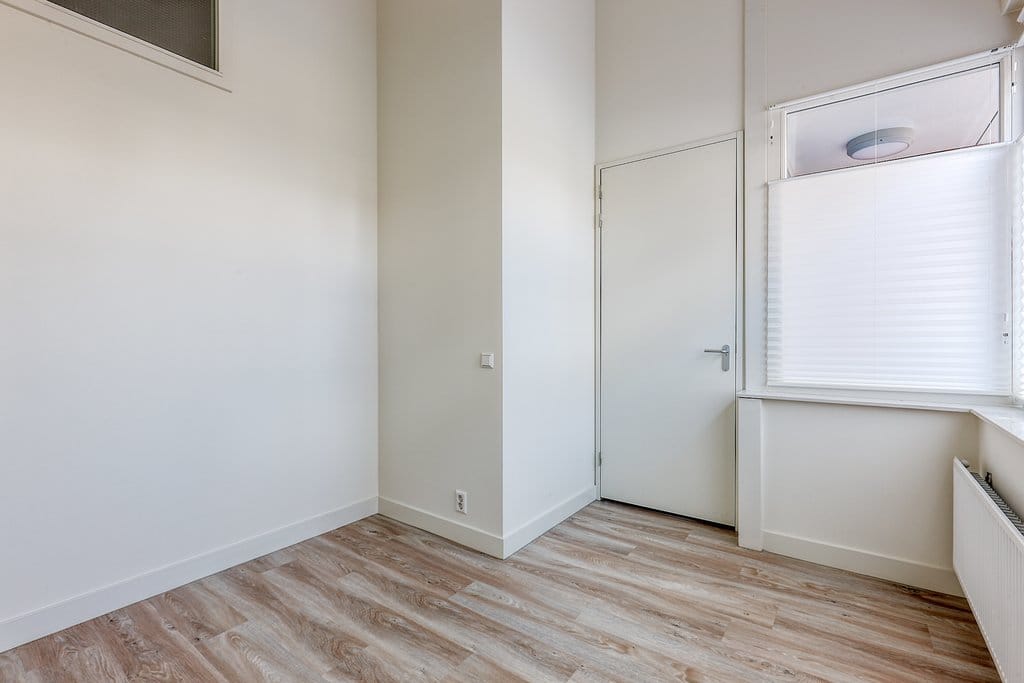 Photo 14 of Johannes Camphuijsstraat 163-H