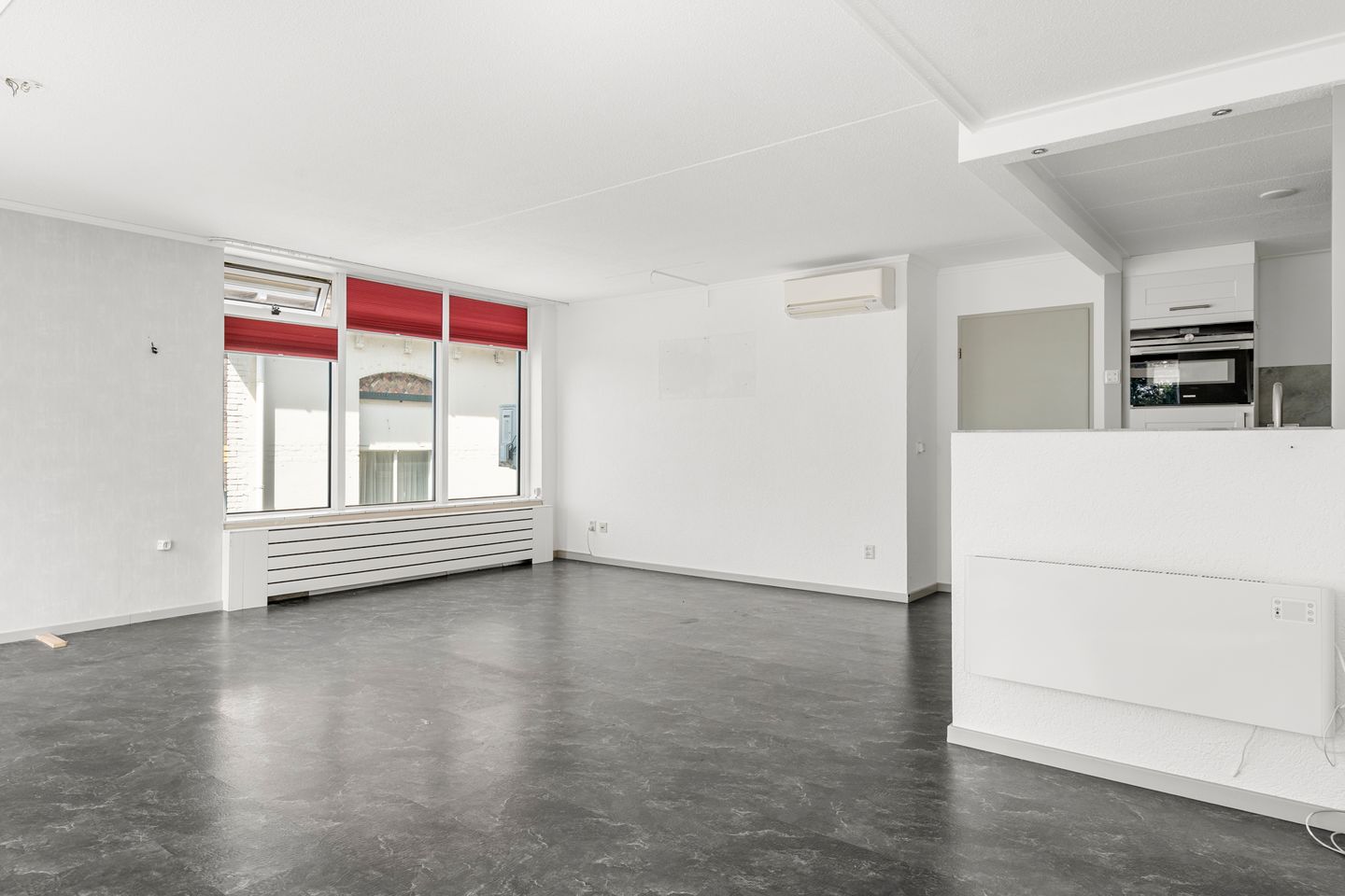 Photo 10 of Achterdorpsstraat 4-A