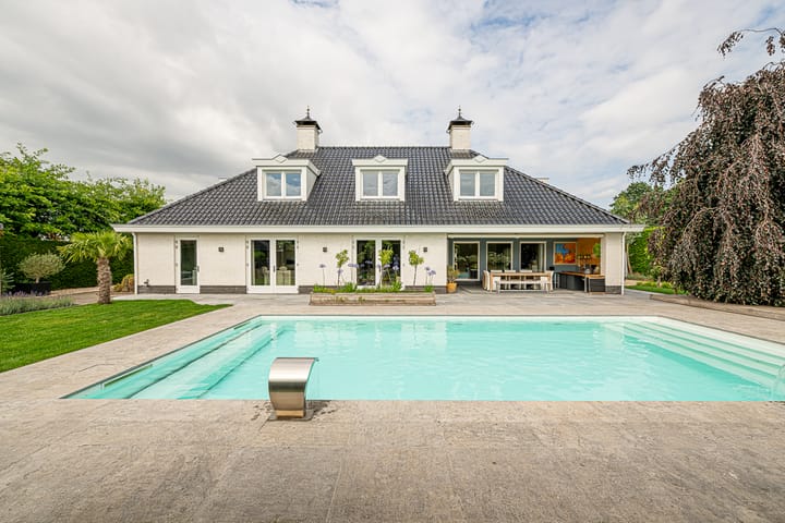 Photo 2 of Gravenstate 8