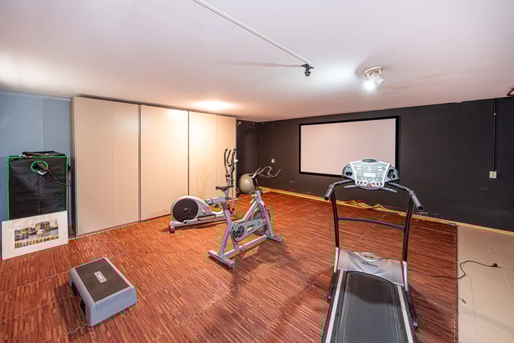 Photo 5 of Gravenstate 8