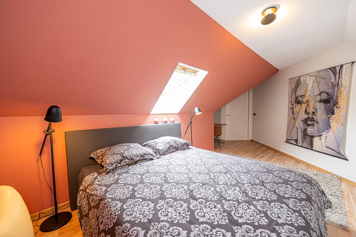 Photo 27 of Gravenstate 8