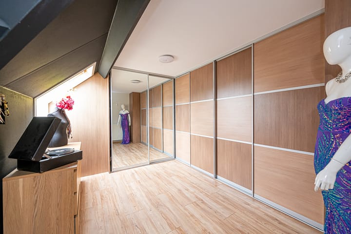 Photo 35 of Gravenstate 8