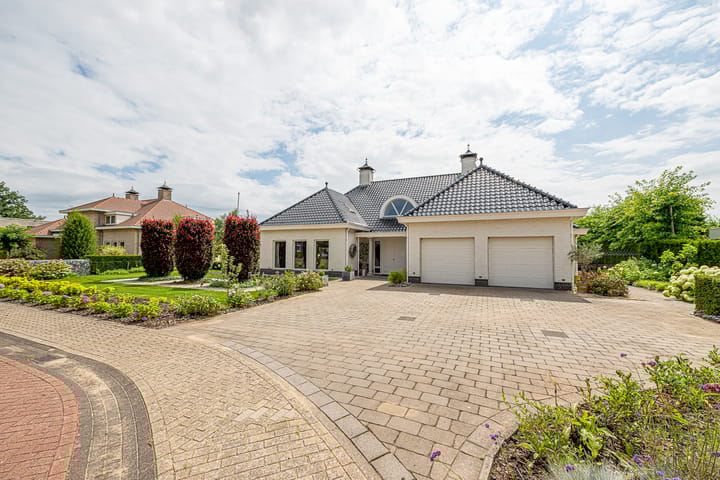 Photo 4 of Gravenstate 8