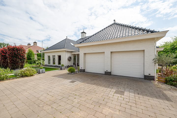 Photo 58 of Gravenstate 8