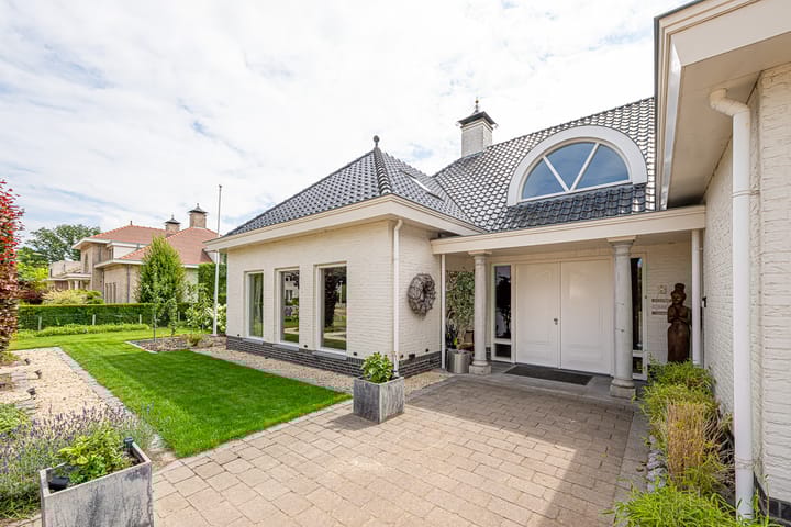 Photo 3 of Gravenstate 8