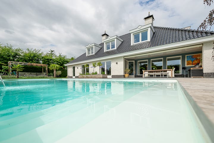 Photo 65 of Gravenstate 8