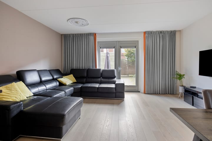 Foto 2 van Klompenmaker 62