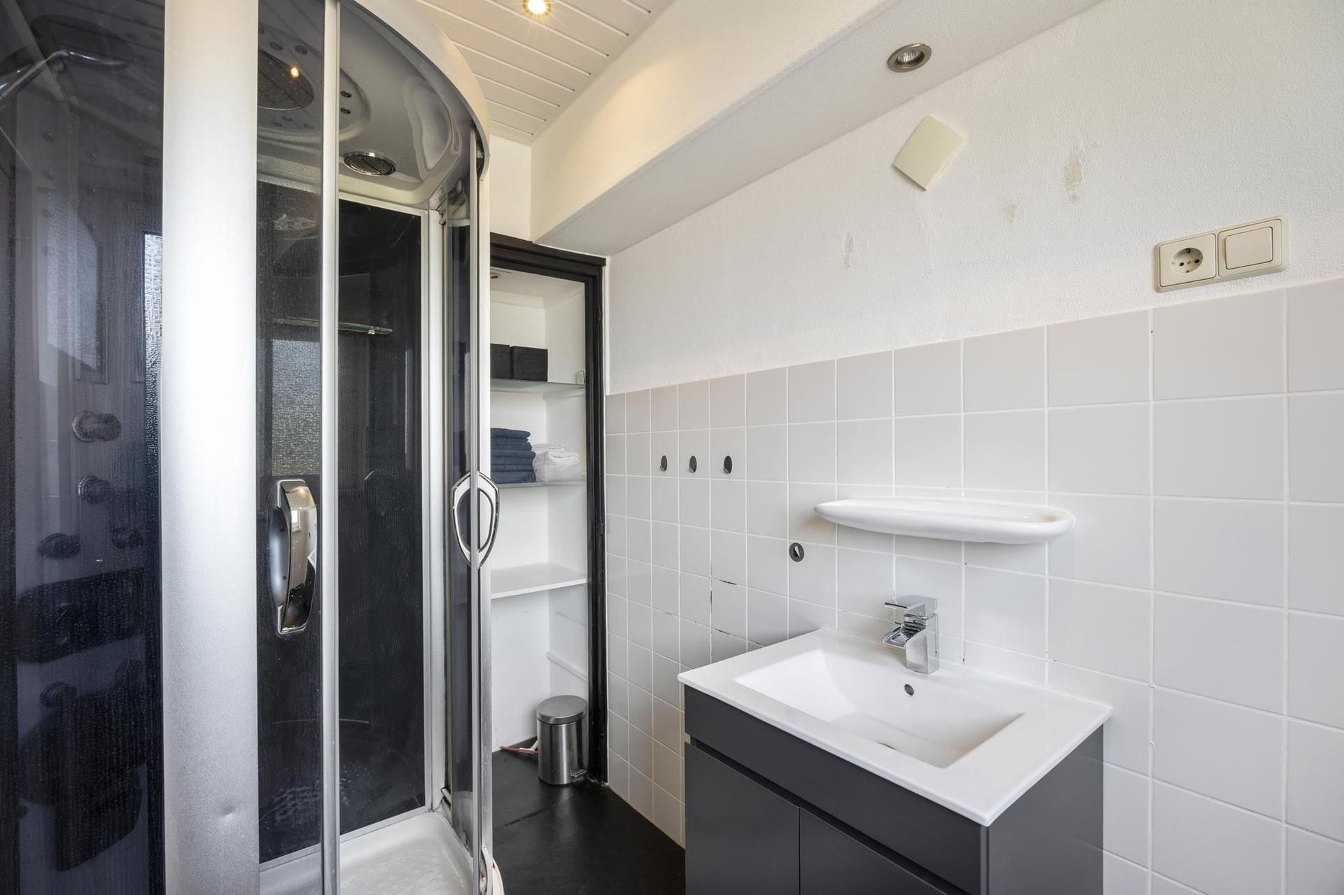 Foto 33 van Leliestraat 9