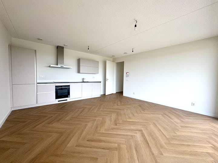 Photo 4 of Mahoniehout 411