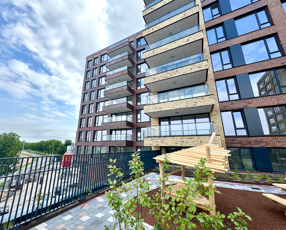 Foto 2 van Mahoniehout 411