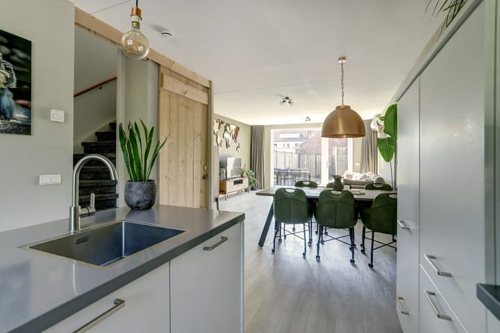 Foto 11 van Pastoor van der Meijdenstraat 7