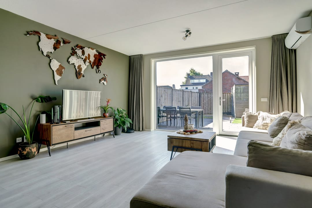 Photo 2 of Pastoor van der Meijdenstraat 7