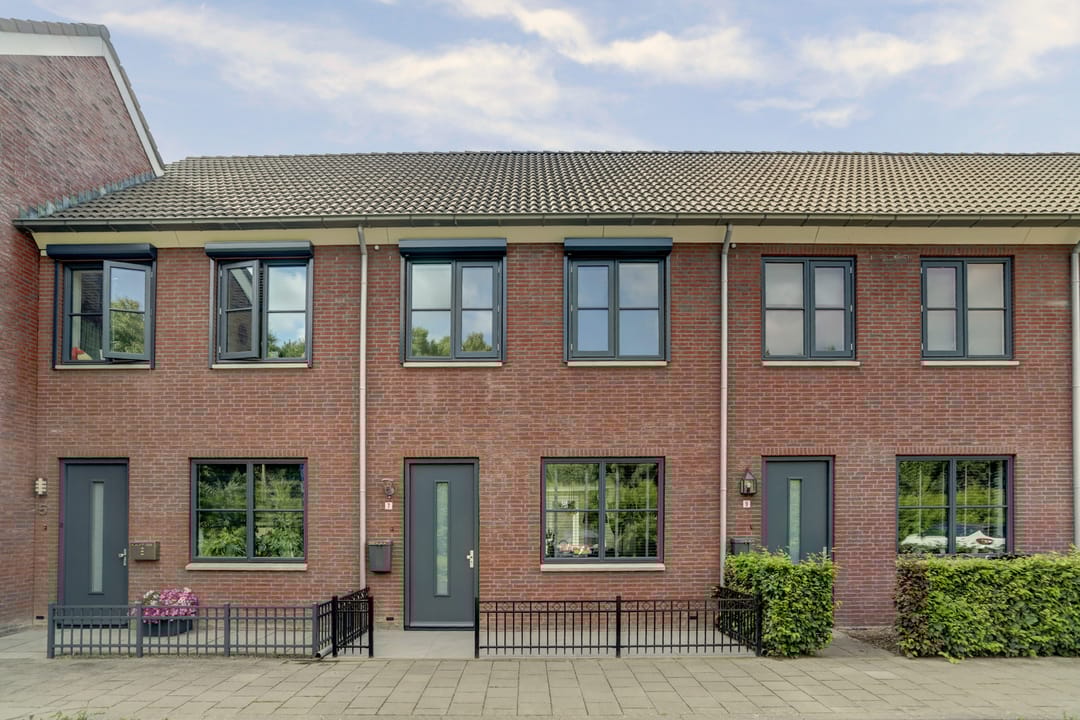 Photo 1 of Pastoor van der Meijdenstraat 7