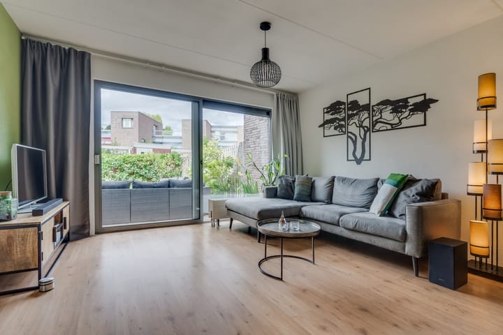 Photo 2 of Jacques Offenbachplantsoen 9