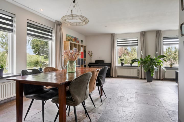 Photo 12 of Oosterheidestraat 23