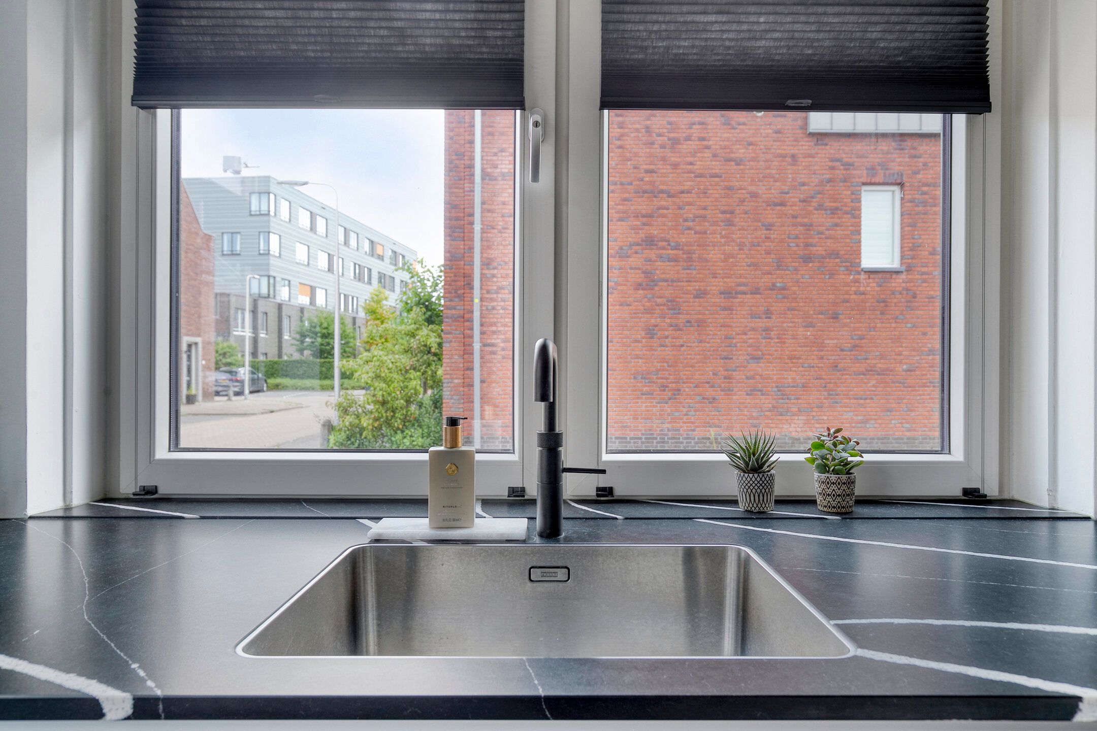 Foto 12 van Schooltuinen 18