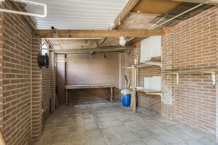 Photo 23 of Huysackerstraat 9