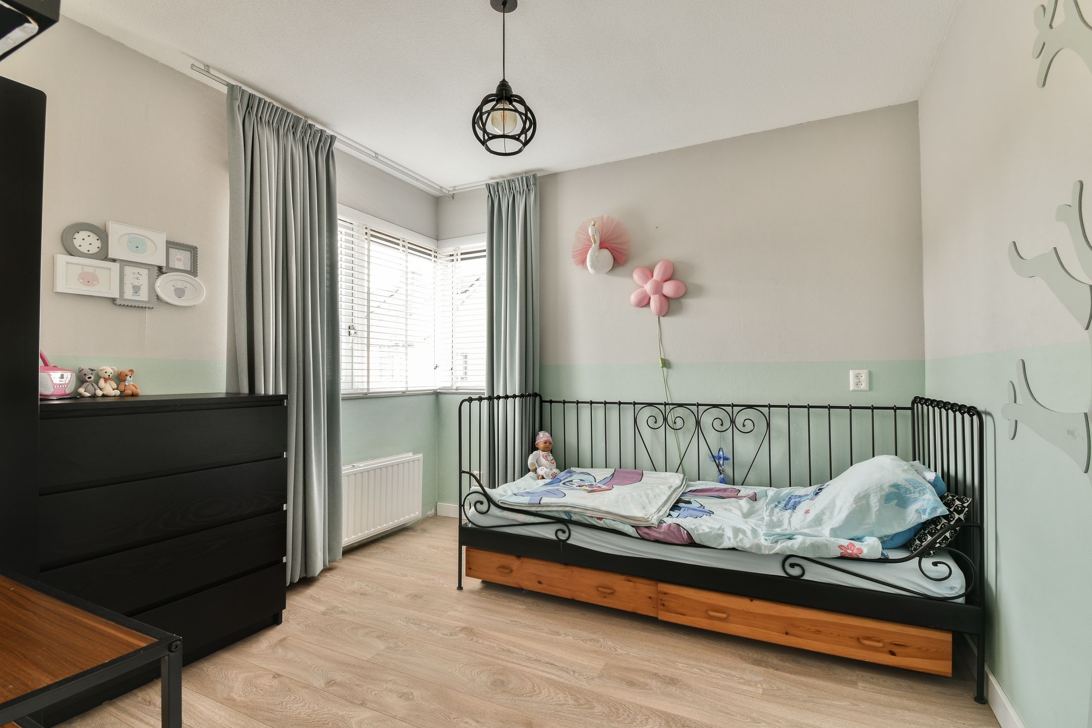 Photo 33 of Marie van Zeggelenstraat 17