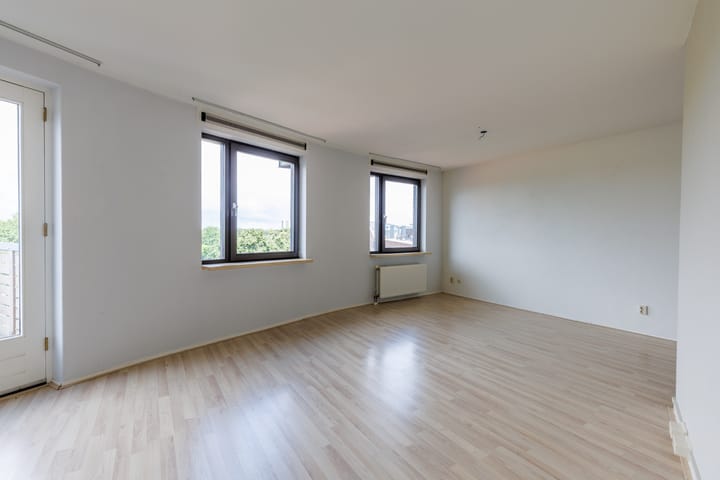 Foto 2 van Linie 275