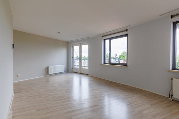 Foto 8 van Linie 275